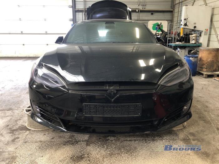 Tesla Model S 100D Sloopvoertuig (2018, Zwart)