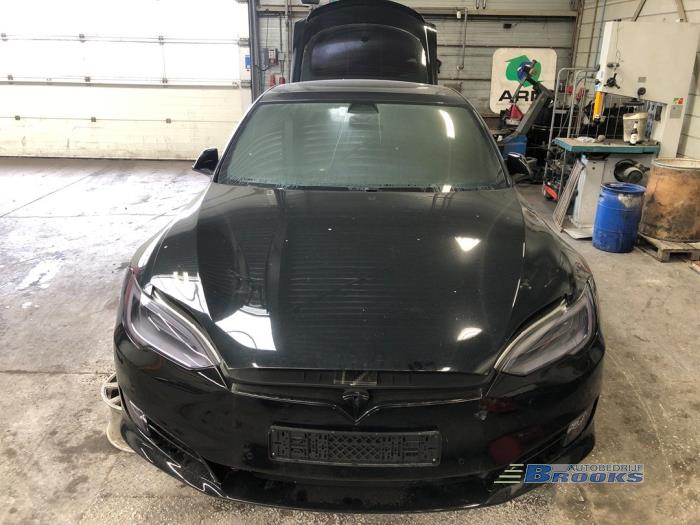 Tesla Model S 100D Sloopvoertuig (2018, Zwart)
