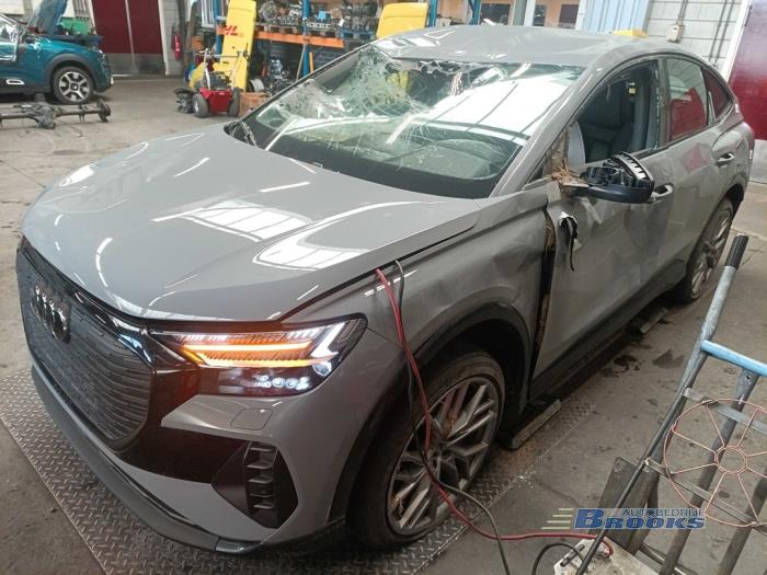 Audi Q4 Sportback 40 e-tron Sloopvoertuig (2022, Grijs)