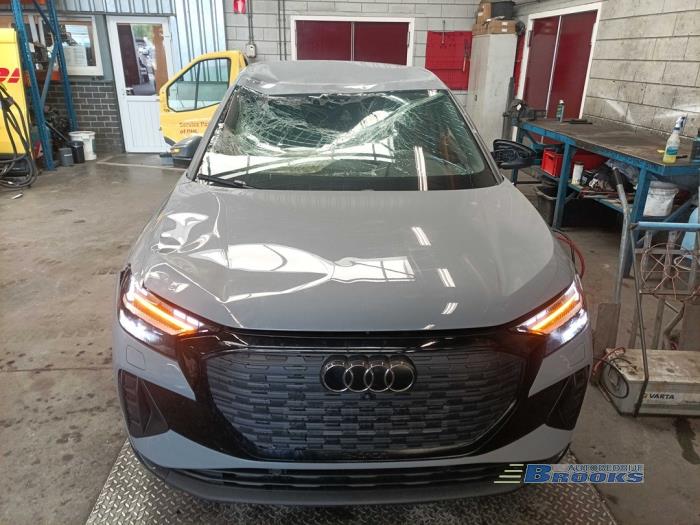 Audi Q4 Sportback 40 e-tron Sloopvoertuig (2022, Grijs)