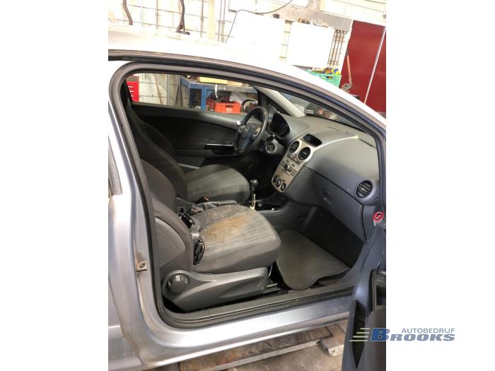 Opel Corsa D 1.4 16V Twinport Sloopvoertuig (2007, Grijs)
