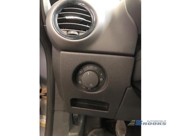 Opel Corsa D 1.4 16V Twinport Sloopvoertuig (2007, Grijs)