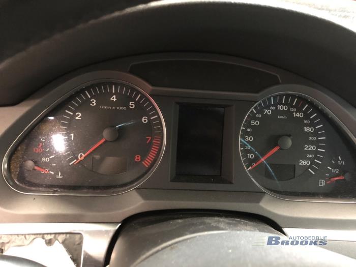 Audi A6 3.2 V6 24V FSI Quattro Sloopvoertuig (2004, Grijs)