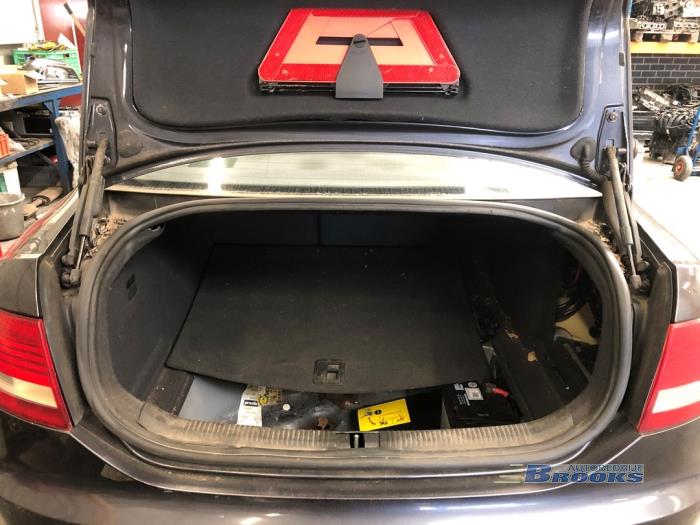 Audi A6 3.2 V6 24V FSI Quattro Sloopvoertuig (2004, Grijs)