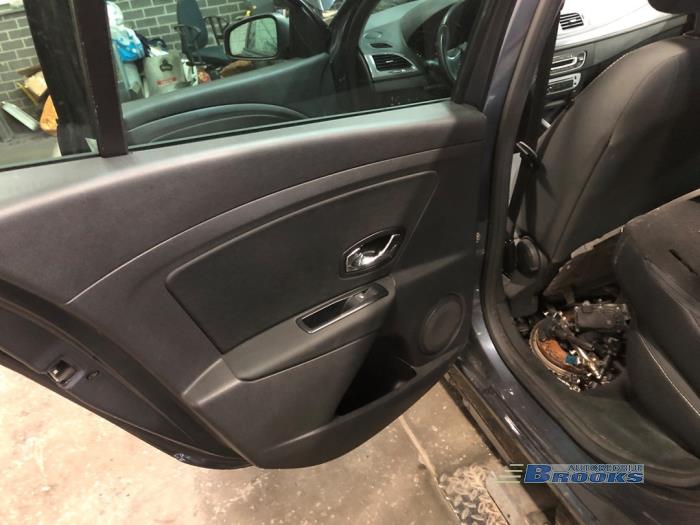 Renault Megane III Grandtour 1.2 16V TCE 130 Sloopvoertuig (2015, Titanium, Grijs)