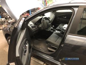 Renault Megane III Grandtour 1.2 16V TCE 130 Sloopvoertuig (2015, Titanium, Grijs)