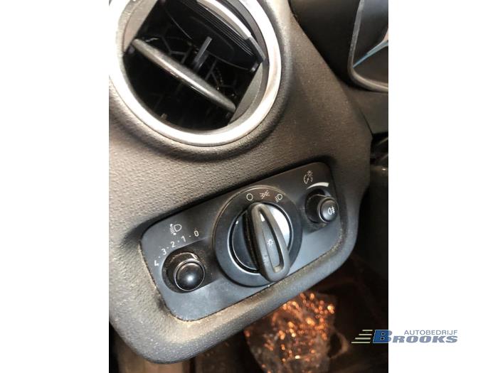 Ford Fiesta 6 1.0 SCI 12V 80 Sloopvoertuig (2015, Blauw)