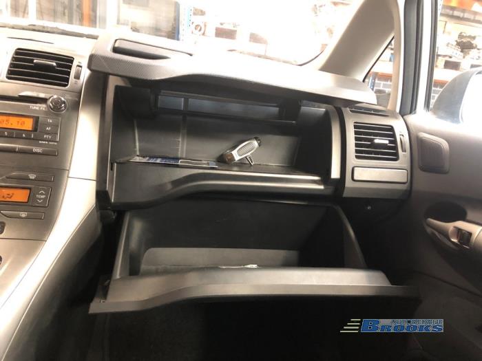 Toyota Auris 1.6 Dual VVT-i 16V Sloopvoertuig (2007, Grijs)