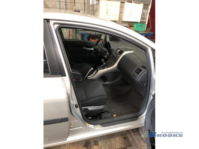 Toyota Auris 1.6 Dual VVT-i 16V Sloopvoertuig (2007, Grijs)