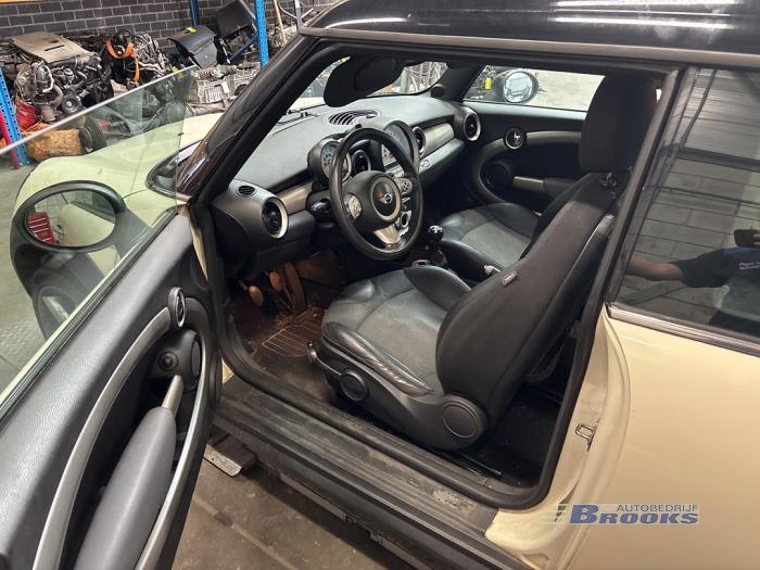 Mini Clubman 1.6 16V Cooper Sloopvoertuig (2008, Wit)