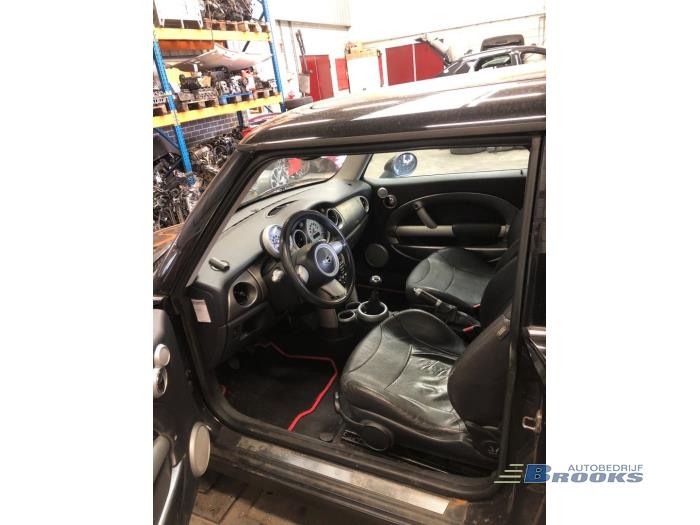 Mini Mini One/Cooper 1.6 16V Cooper Sloopvoertuig (2004, Zwart)