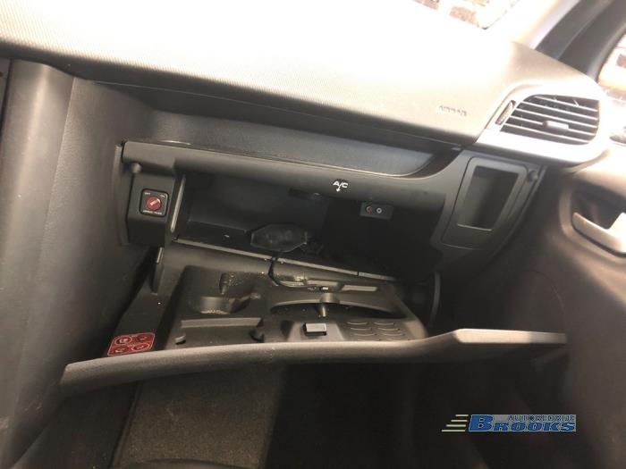 Peugeot 207 SW 1.4 16V Vti Sloopvoertuig (2008, Zilvergrijs, Moonmist)