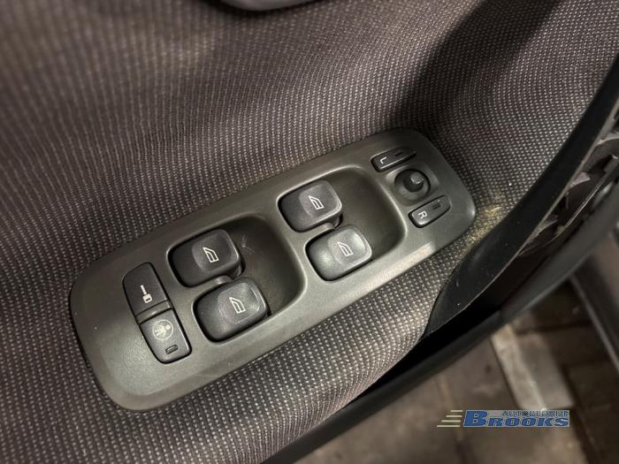 Volvo V70 2.4 D5 20V Sloopvoertuig (2002, Groen)