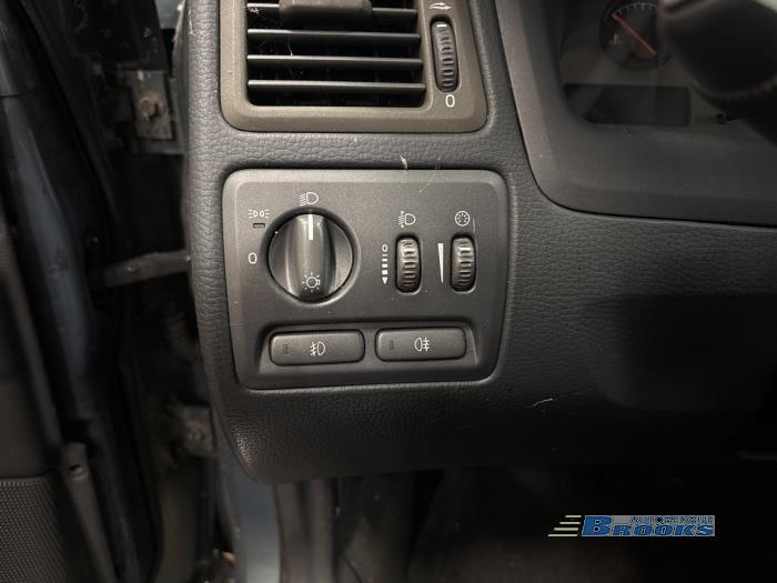 Volvo V70 2.4 D5 20V Sloopvoertuig (2002, Groen)