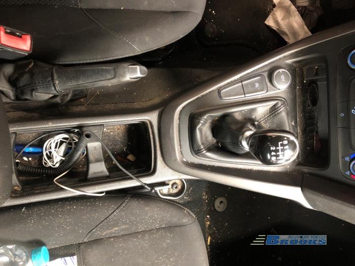 Ford Focus 3 Wagon 1.0 Ti-VCT EcoBoost 12V 125 Sloopvoertuig (2015, Grijs)