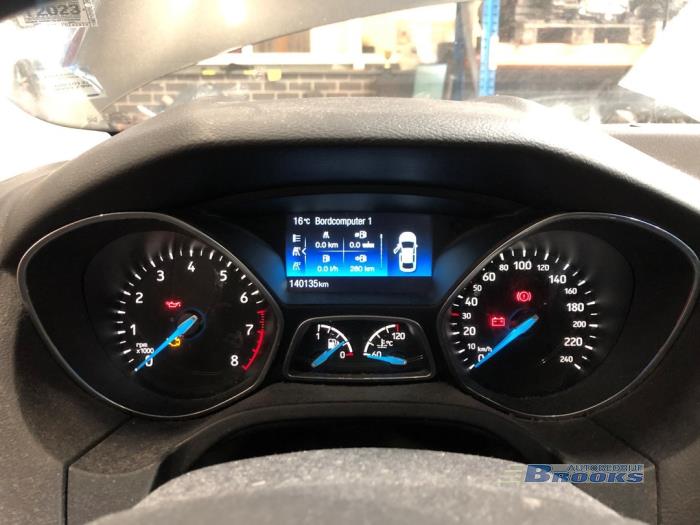 Ford Focus 3 Wagon 1.0 Ti-VCT EcoBoost 12V 125 Sloopvoertuig (2015, Grijs)