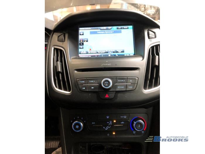 Ford Focus 3 Wagon 1.0 Ti-VCT EcoBoost 12V 125 Sloopvoertuig (2015, Grijs)