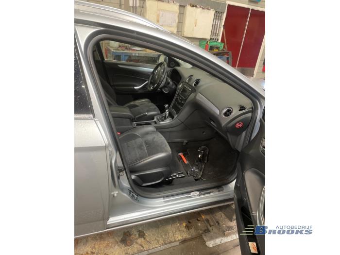 Ford Mondeo IV Wagon 1.6 TDCi 16V Sloopvoertuig (2012, Zilvergrijs)