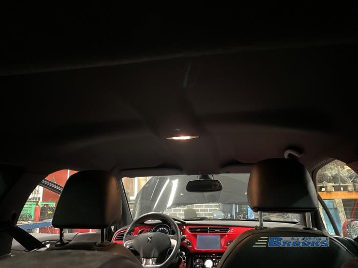 Citroen DS 3 1.2 12V PureTech 110 S&S Sloopvoertuig (2015, Zwart)