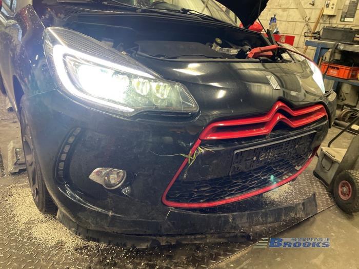 Citroen DS 3 1.2 12V PureTech 110 S&S Sloopvoertuig (2015, Zwart)