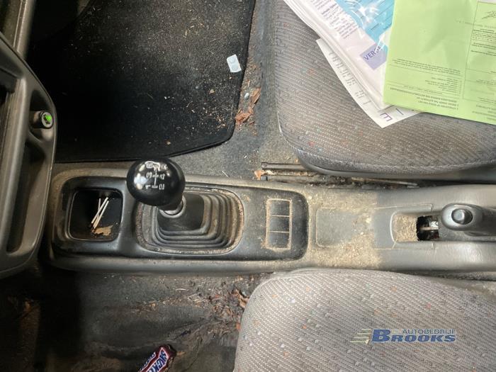 Suzuki Ignis 1.3 16V Sloopvoertuig (2001, Rood)