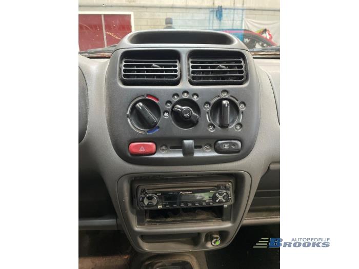 Suzuki Ignis 1.3 16V Sloopvoertuig (2001, Rood)