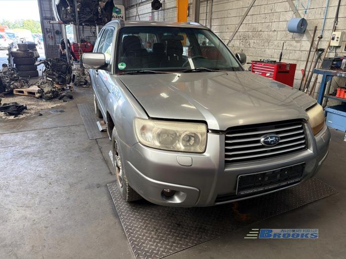 Subaru Forester 2.0 16V X Sloopvoertuig (2006, Grijs)