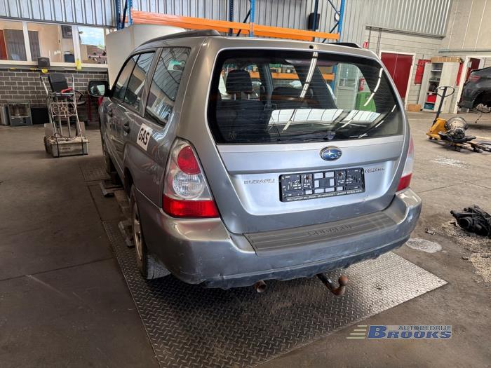 Subaru Forester 2.0 16V X Sloopvoertuig (2006, Grijs)