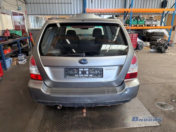 Subaru Forester 2.0 16V X Sloopvoertuig (2006, Grijs)