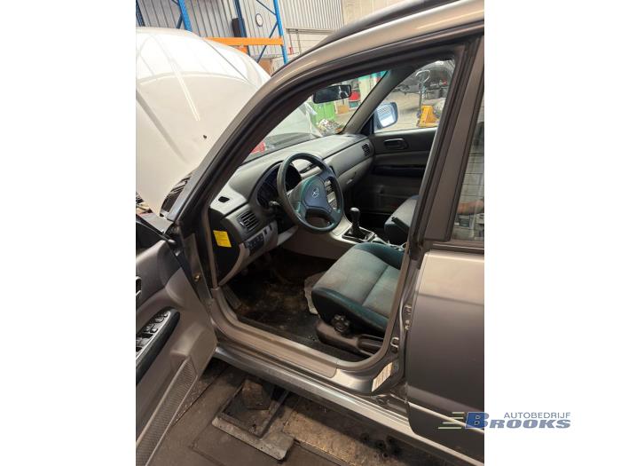 Subaru Forester 2.0 16V X Sloopvoertuig (2006, Grijs)