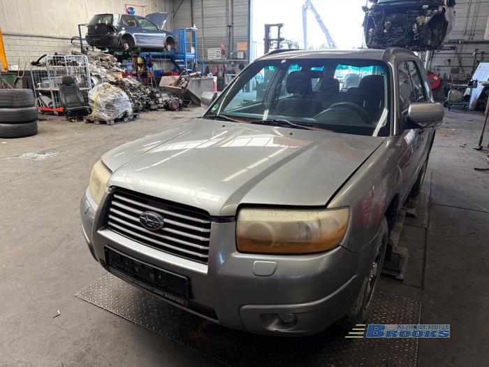 Subaru Forester 2.0 16V X Sloopvoertuig (2006, Grijs)