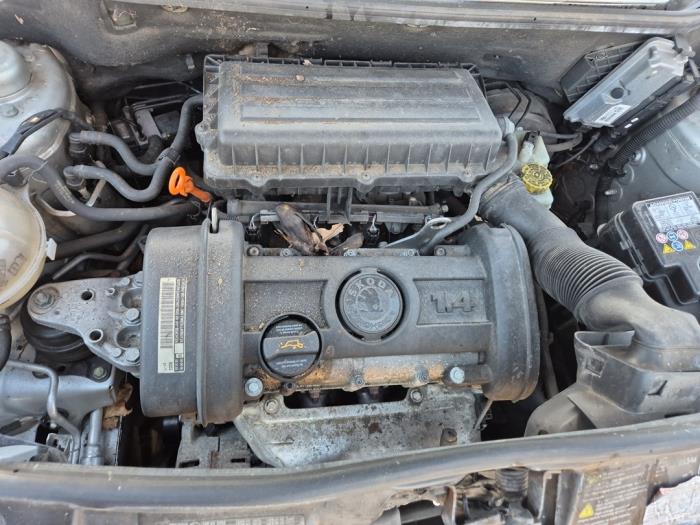 Skoda Fabia 1.4i 16V Sloopvoertuig (2006, Metallic, Zilvergrijs)