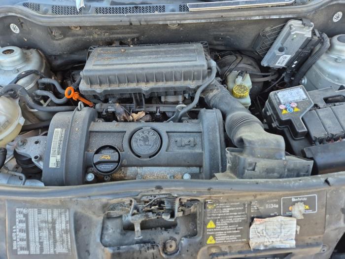 Skoda Fabia 1.4i 16V Sloopvoertuig (2006, Metallic, Zilvergrijs)