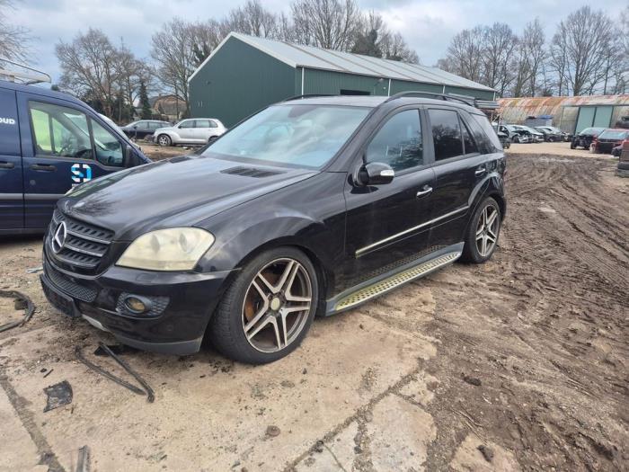 Mercedes ML II 3.0 ML-320 CDI 4-Matic V6 24V Sloopvoertuig (2005, Zwart)