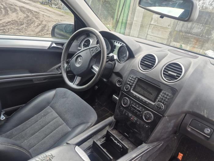 Mercedes ML II 3.0 ML-320 CDI 4-Matic V6 24V Sloopvoertuig (2005, Zwart)