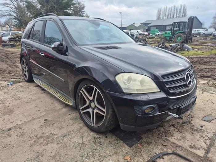 Mercedes ML II 3.0 ML-320 CDI 4-Matic V6 24V Sloopvoertuig (2005, Zwart)