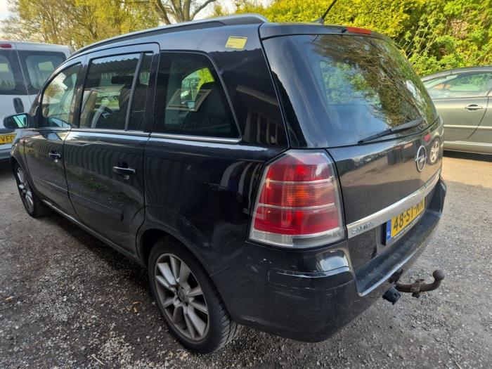 Opel Zafira 1.9 CDTI 16V Sloopvoertuig (2006, Zwart)