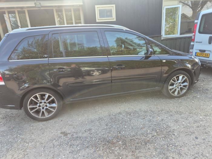 Opel Zafira 1.9 CDTI 16V Sloopvoertuig (2006, Zwart)