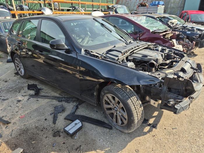 BMW 3 serie Touring 318d 16V Sloopvoertuig (2010, Zwart)