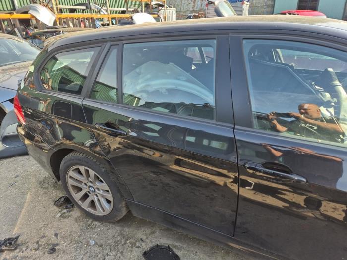 BMW 3 serie Touring 318d 16V Sloopvoertuig (2010, Zwart)