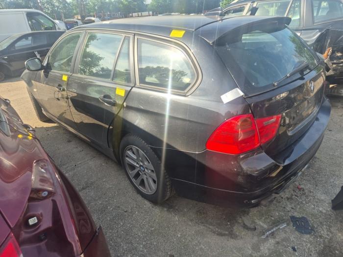 BMW 3 serie Touring 318d 16V Sloopvoertuig (2010, Zwart)