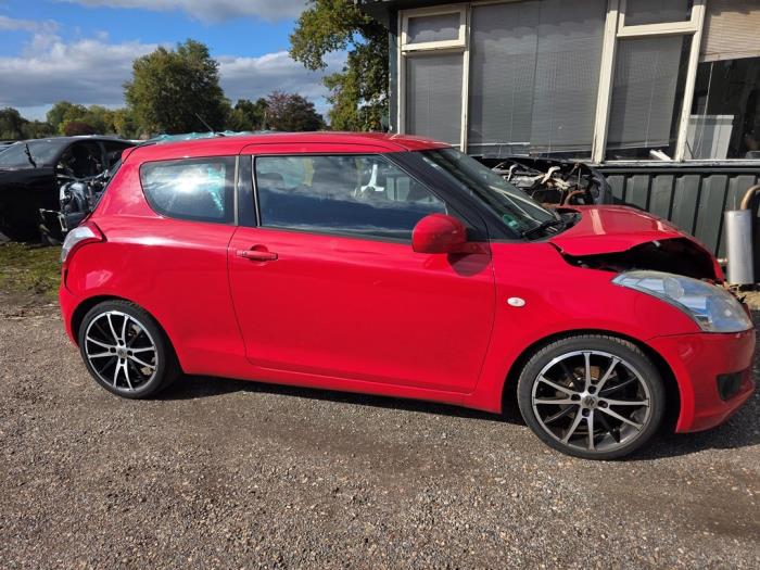 Suzuki Swift 1.2 16V Sloopvoertuig (2011, Rood)