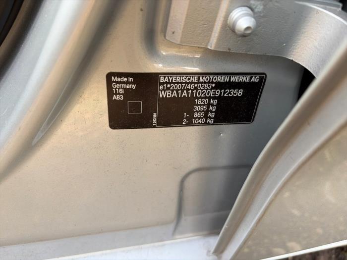 BMW 1 serie 116i 1.6 16V Sloopvoertuig (2012, Metallic, Zilvergrijs)