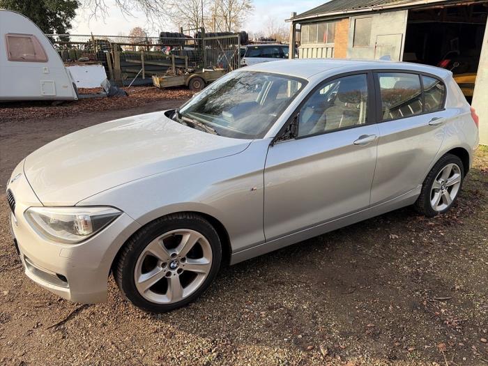 BMW 1 serie 116i 1.6 16V Sloopvoertuig (2012, Metallic, Zilvergrijs)
