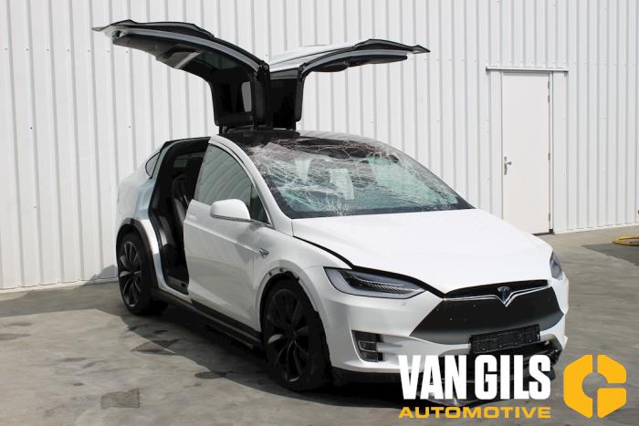 Tesla Model X 90D Sloopvoertuig (2017, Wit)