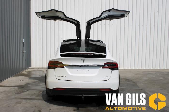 Tesla Model X 90D Sloopvoertuig (2017, Wit)