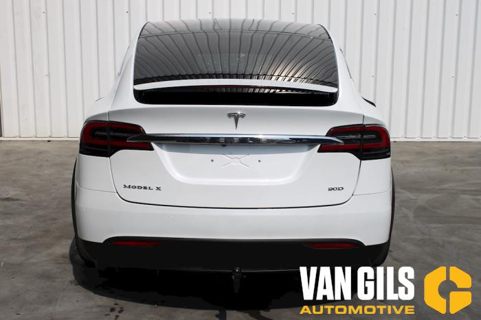 Tesla Model X 90D Sloopvoertuig (2017, Wit)