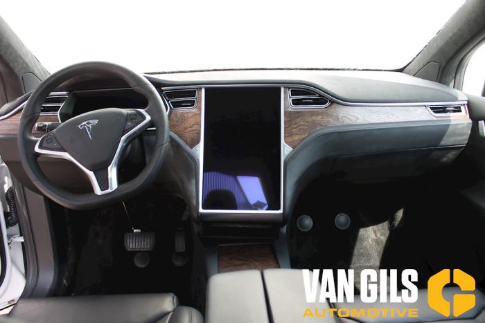 Tesla Model X 90D Sloopvoertuig (2017, Wit)
