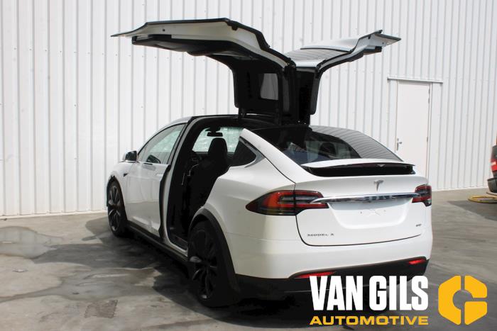 Tesla Model X 90D Sloopvoertuig (2017, Wit)