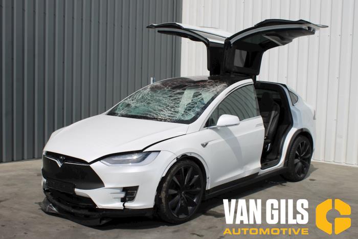 Tesla Model X 90D Sloopvoertuig (2017, Wit)